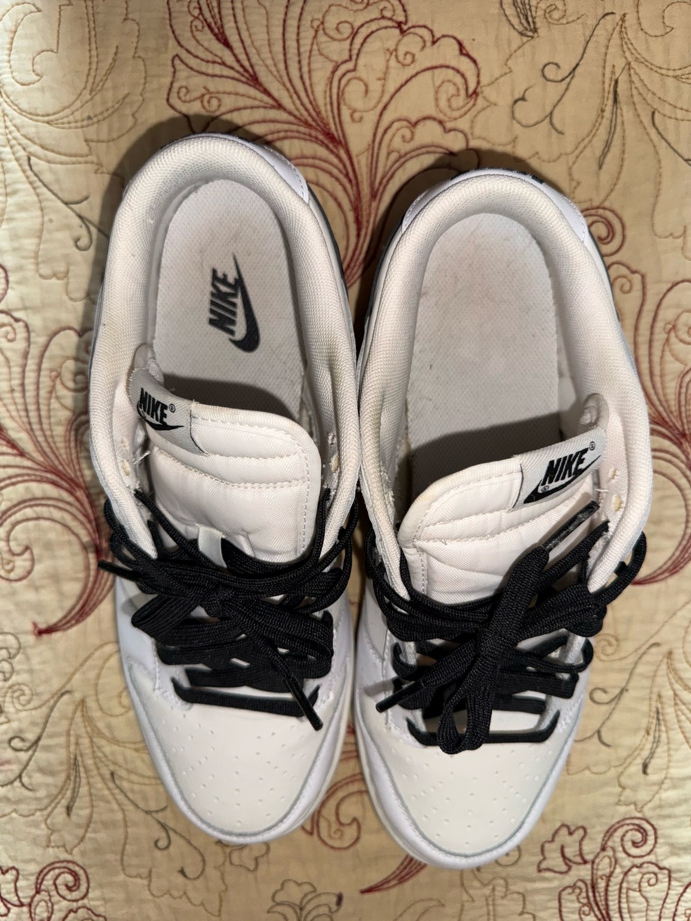 Nike Dunk Low Retro White/Black “Panda” Sneakers – Men’s Size 10 / Women’s 11.5